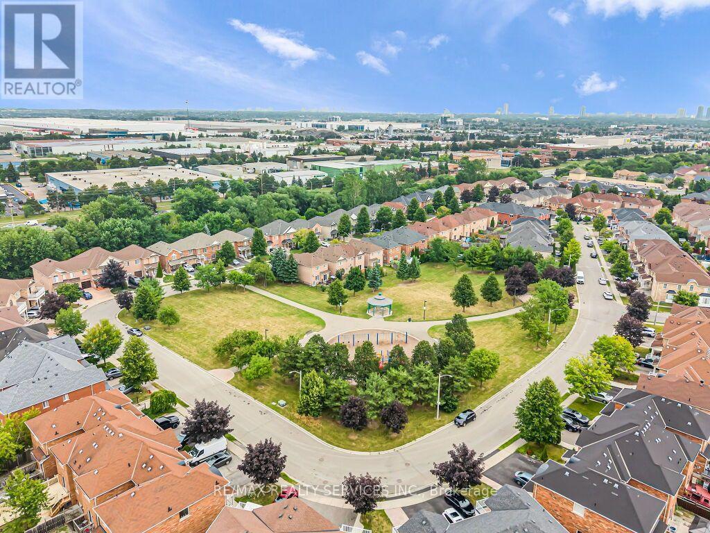 7 OLIVETT LANE - 42