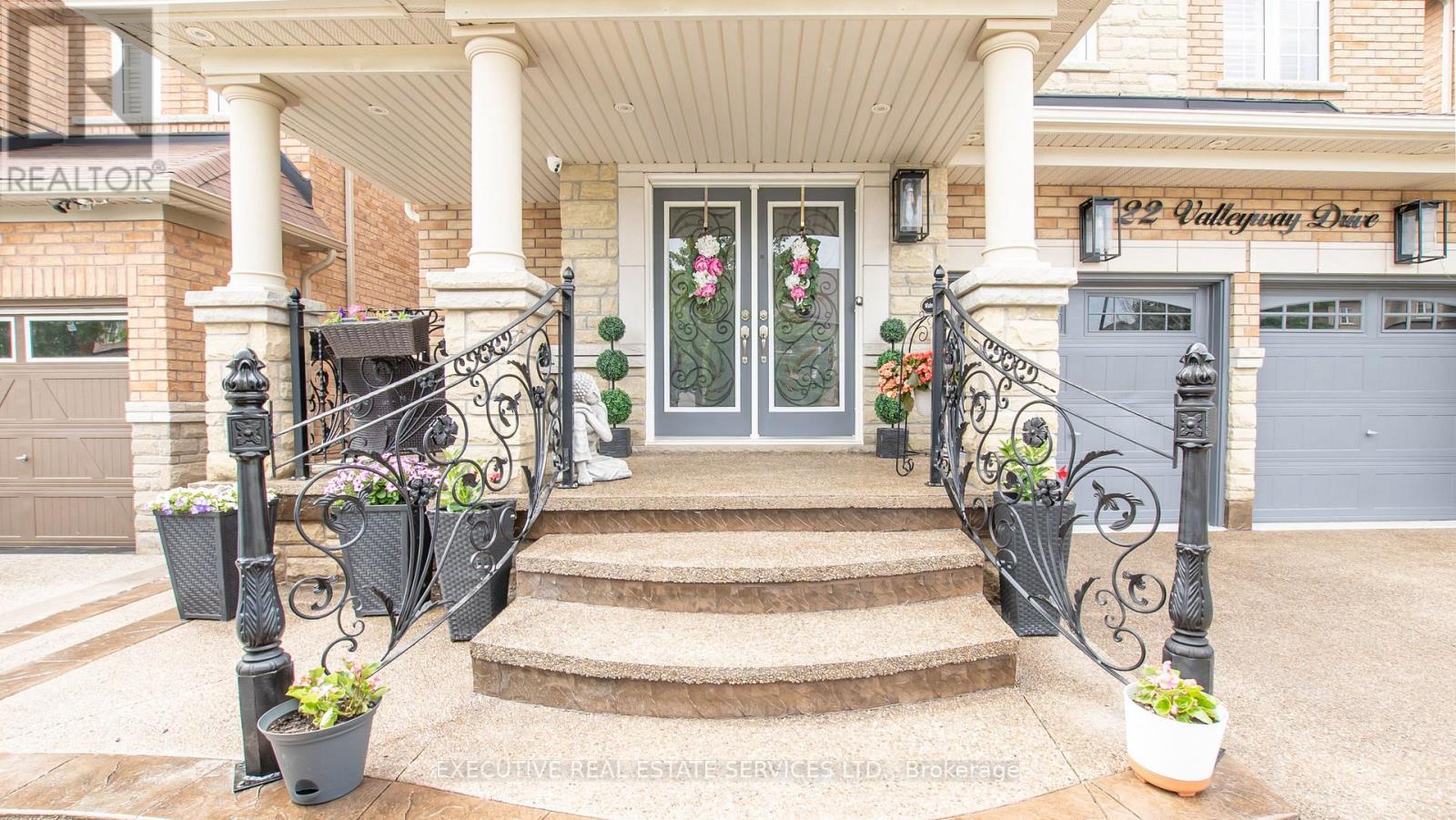22 VALLEYWAY DRIVE - 2