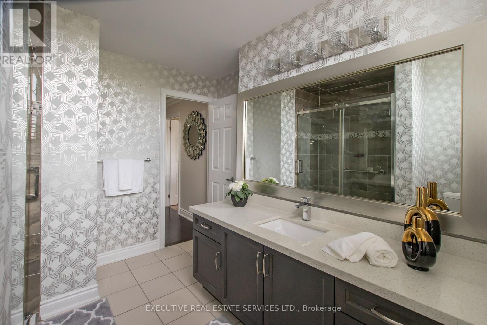 22 VALLEYWAY DRIVE - Image 35