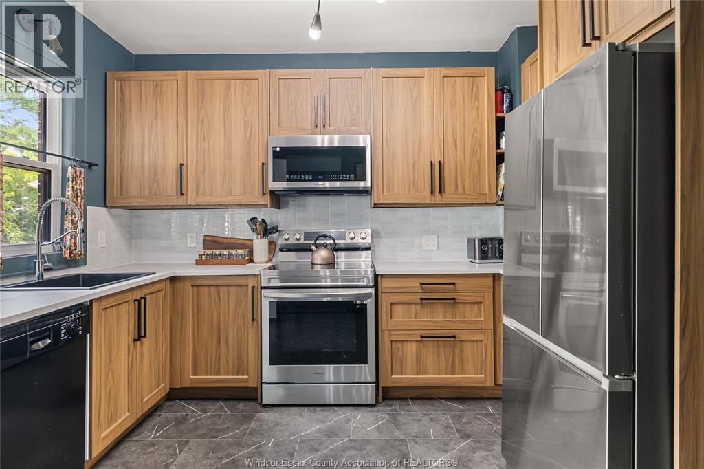 1033 CHURCH STREET - 8