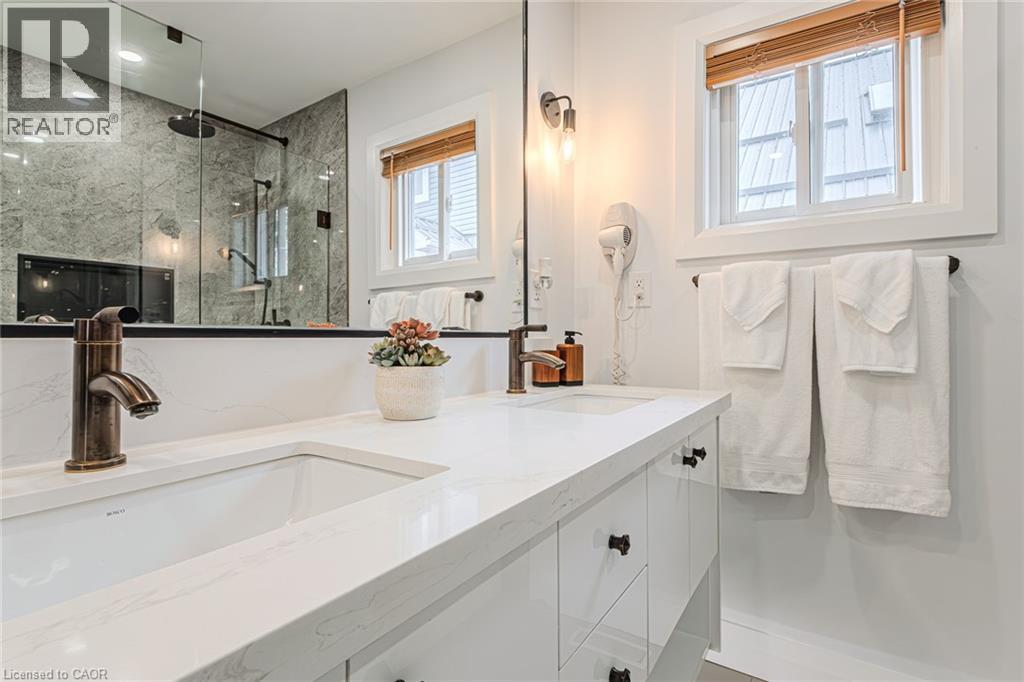 1231 LAKESHORE Road - 28
