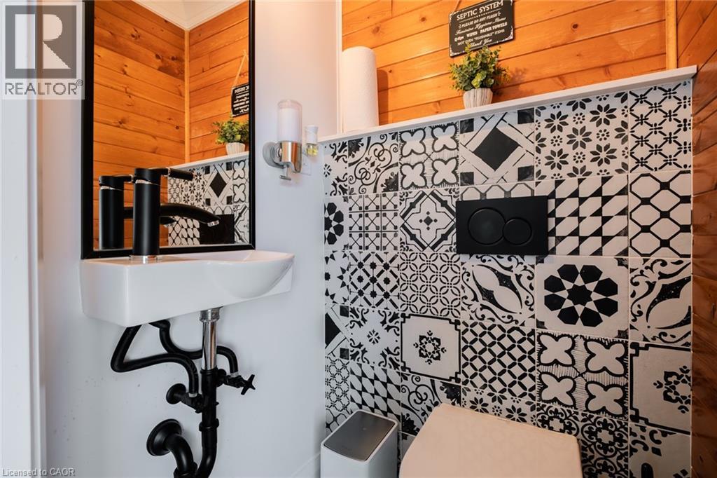 1231 LAKESHORE Road - 9