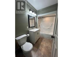 28 Spruce Avenue thumbnail 15