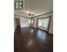 28 Spruce Avenue thumbnail 9
