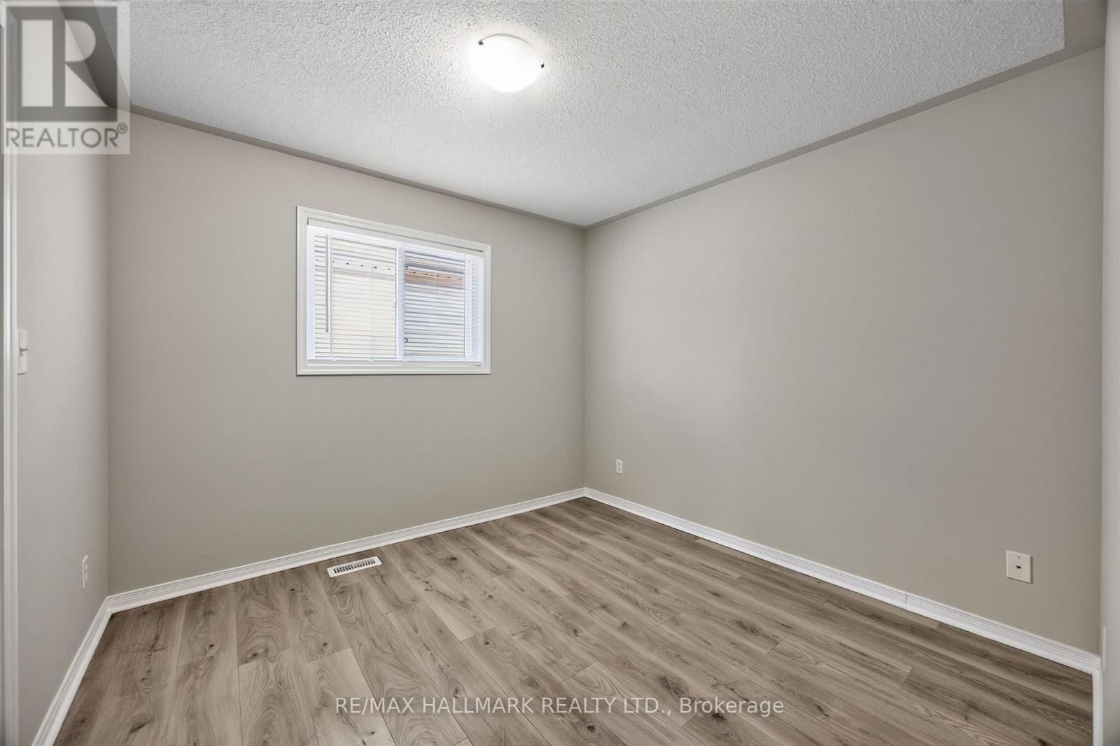 563 LUPLE AVENUE - 30