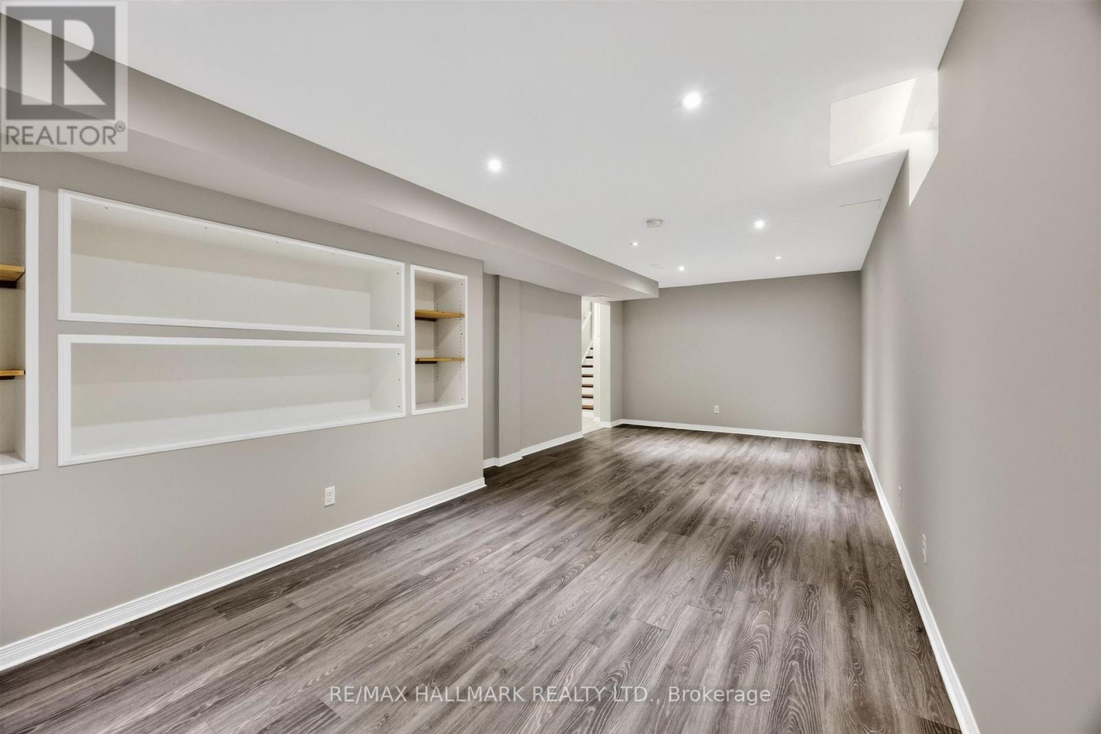 563 LUPLE AVENUE - Image 46