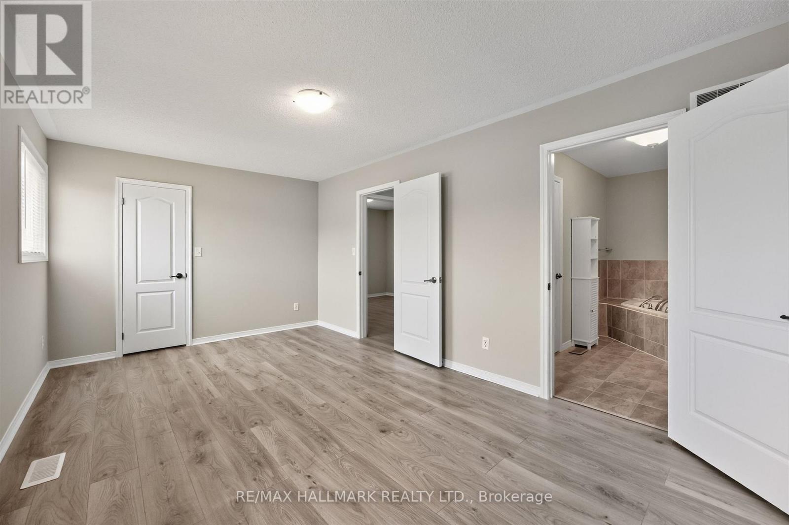 563 LUPLE AVENUE - Image 27