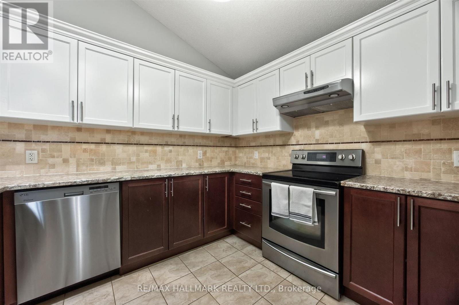 563 LUPLE AVENUE - 16