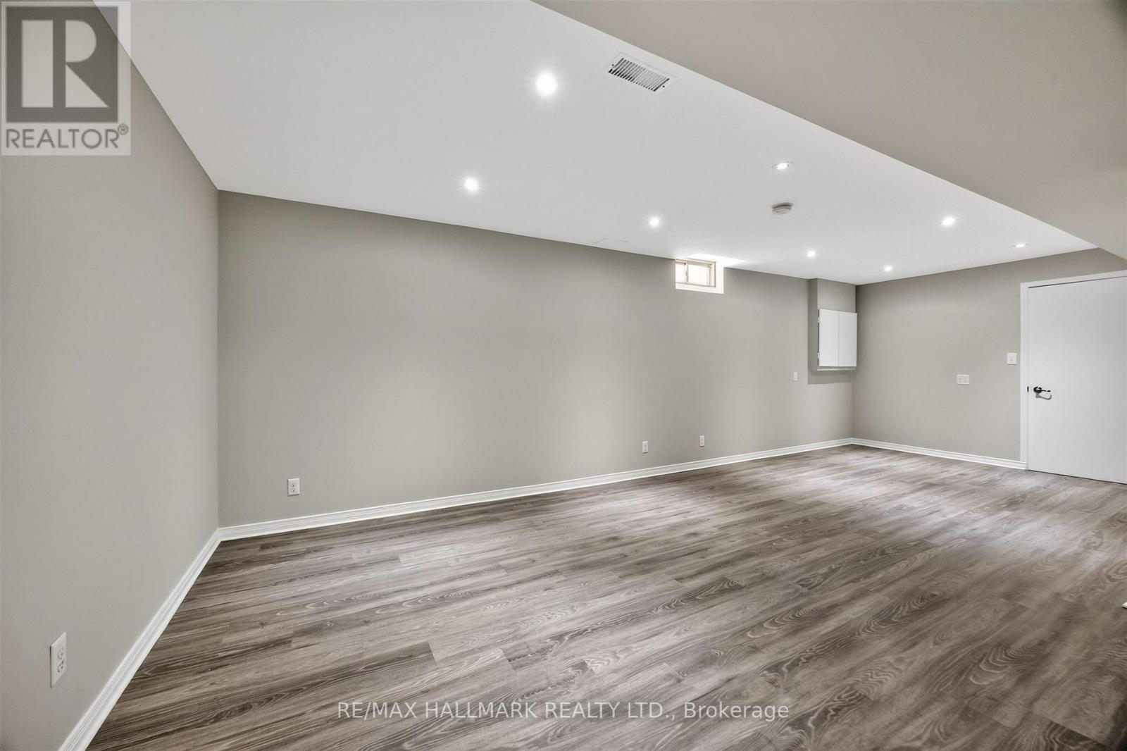 563 LUPLE AVENUE - Image 44