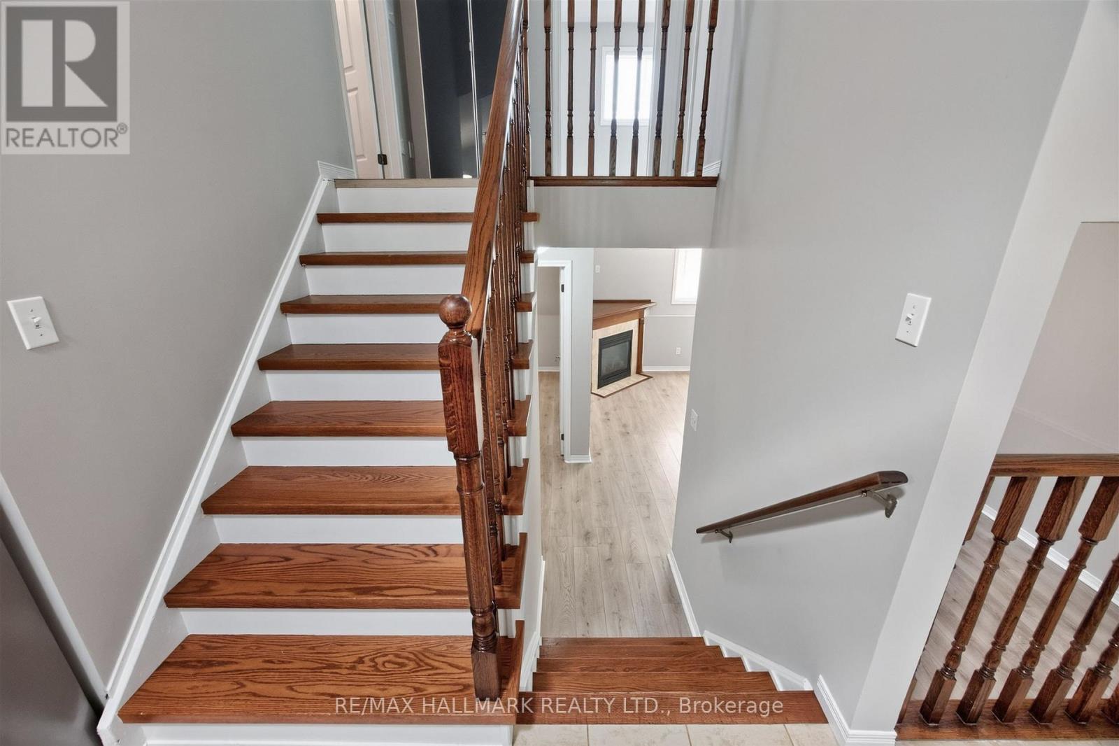 563 LUPLE AVENUE - Image 32