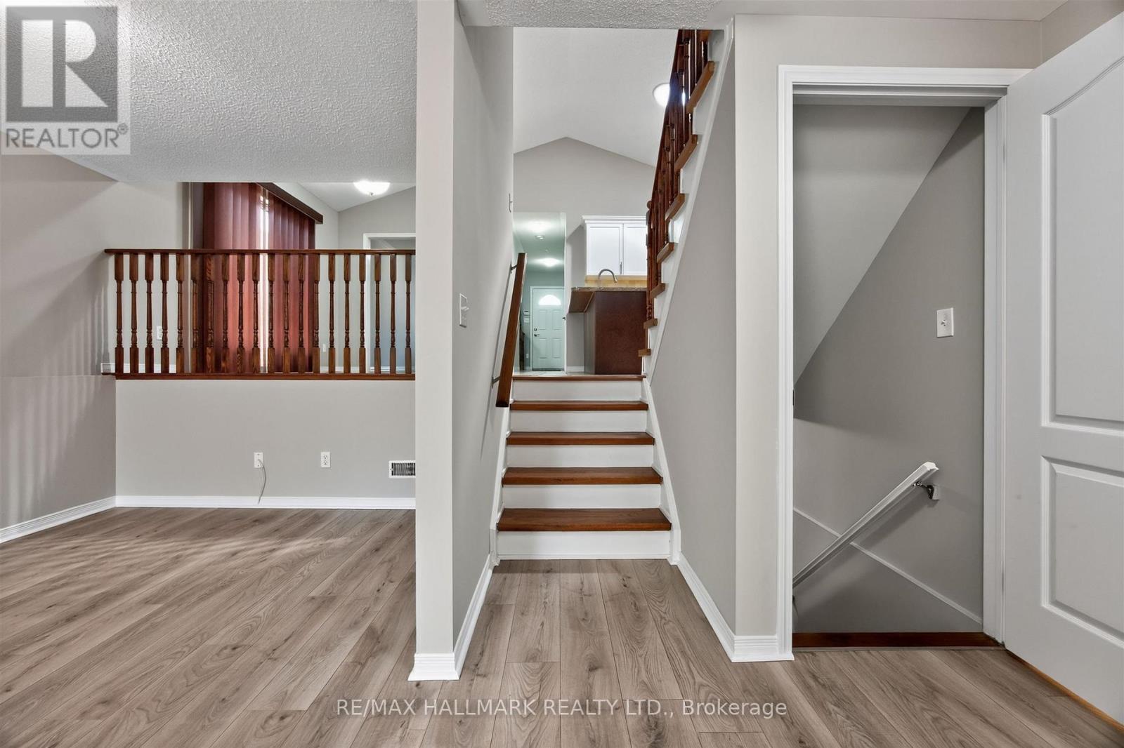 563 LUPLE AVENUE - 40