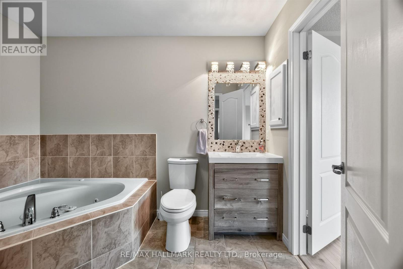 563 LUPLE AVENUE - Image 29
