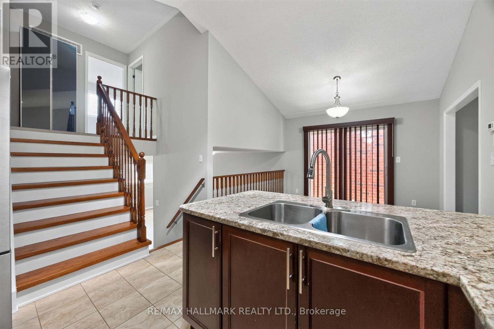 563 LUPLE AVENUE - Image 17