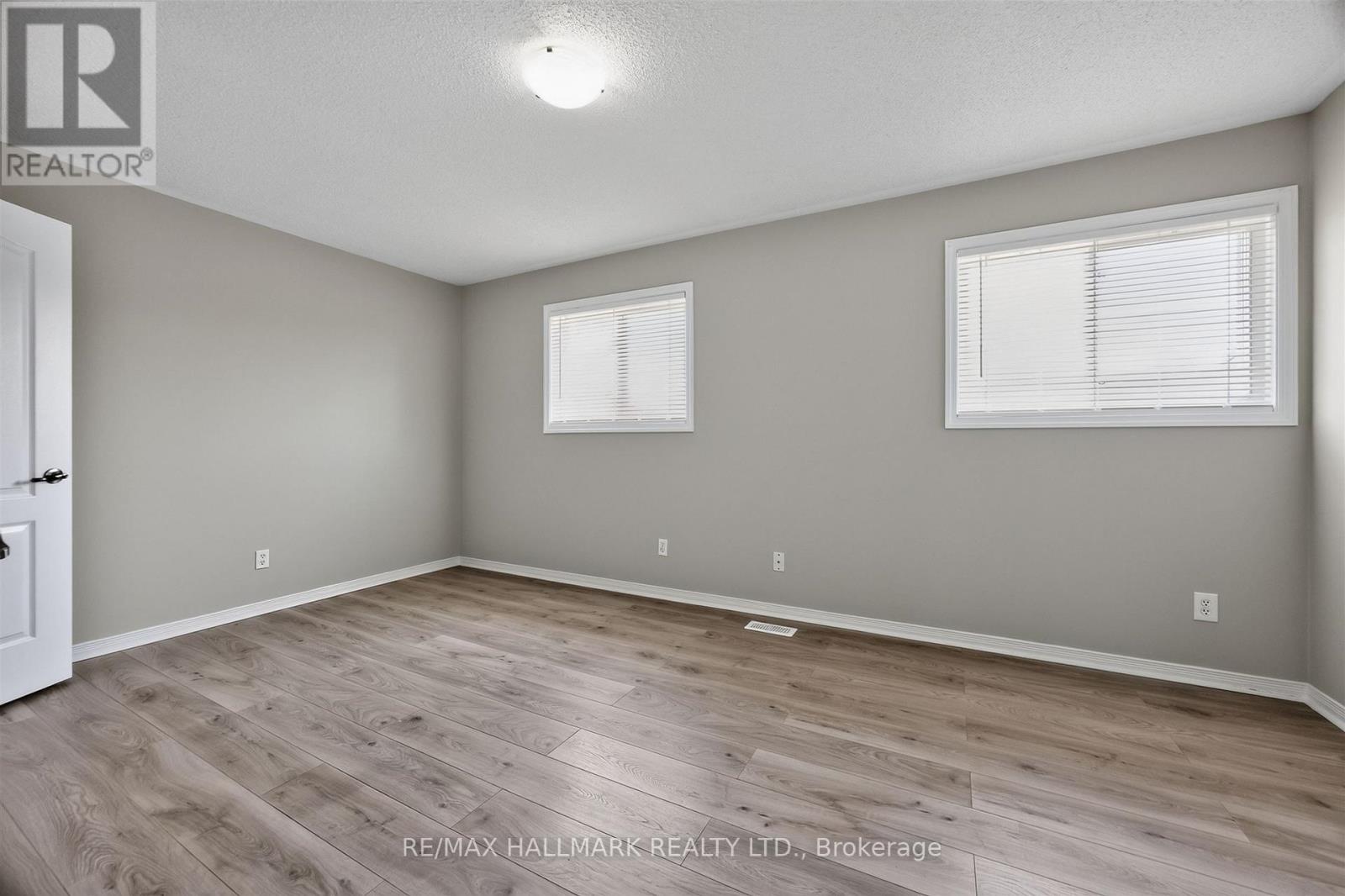 563 LUPLE AVENUE - Image 25