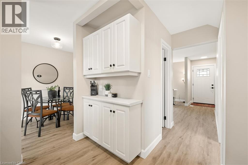 89 MAPLE Avenue - Image 15