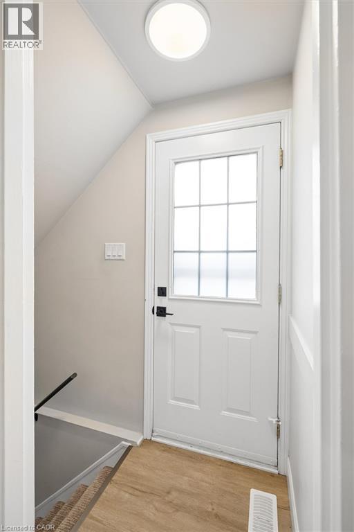 89 MAPLE Avenue - Image 17