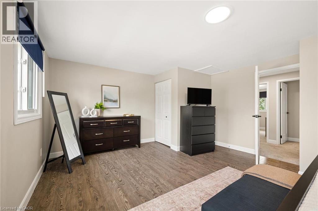 89 MAPLE Avenue - Image 24