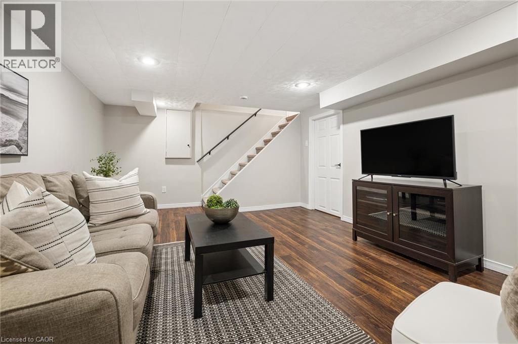 89 MAPLE Avenue - Image 27