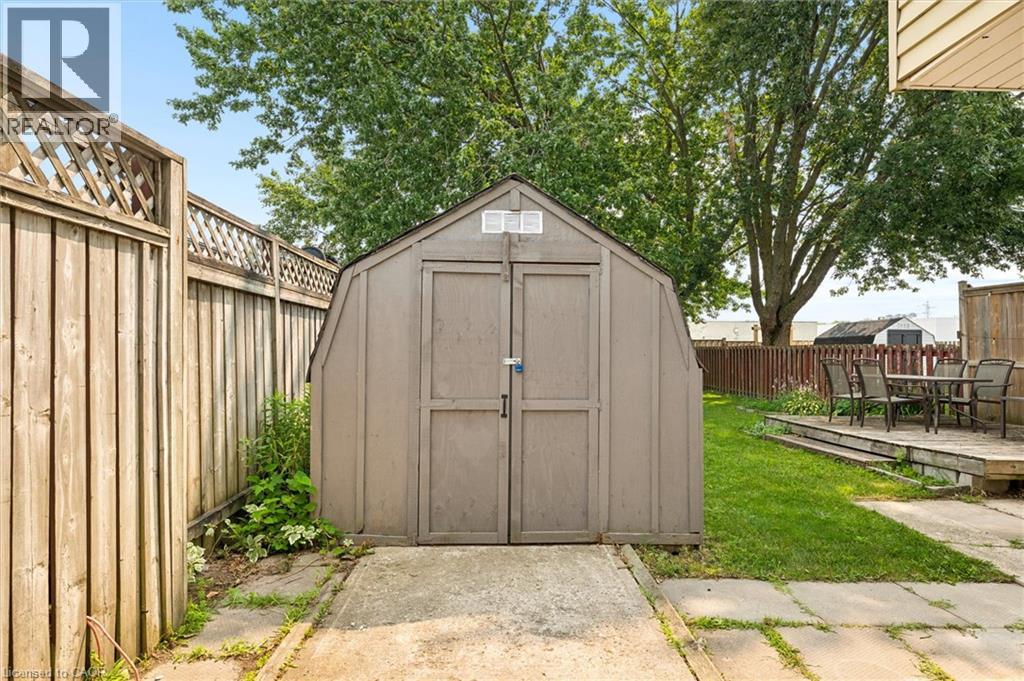 89 MAPLE Avenue - Image 30