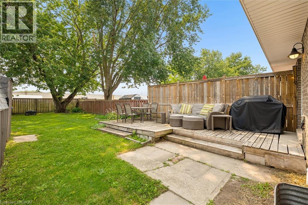 89 MAPLE Avenue - Image 32