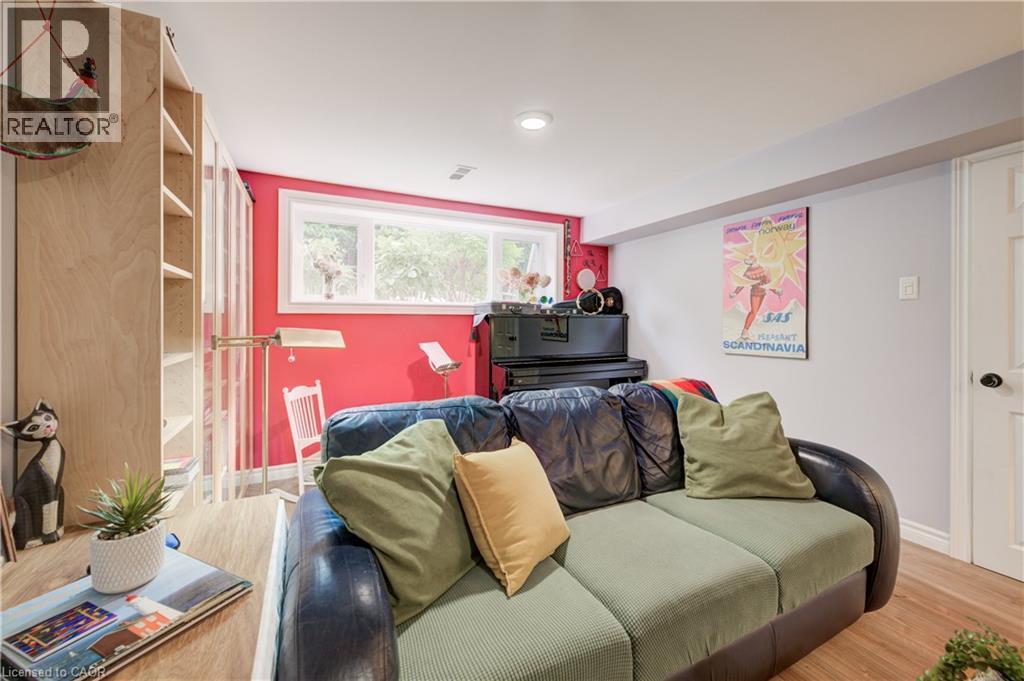 21 KELLY Drive - 34