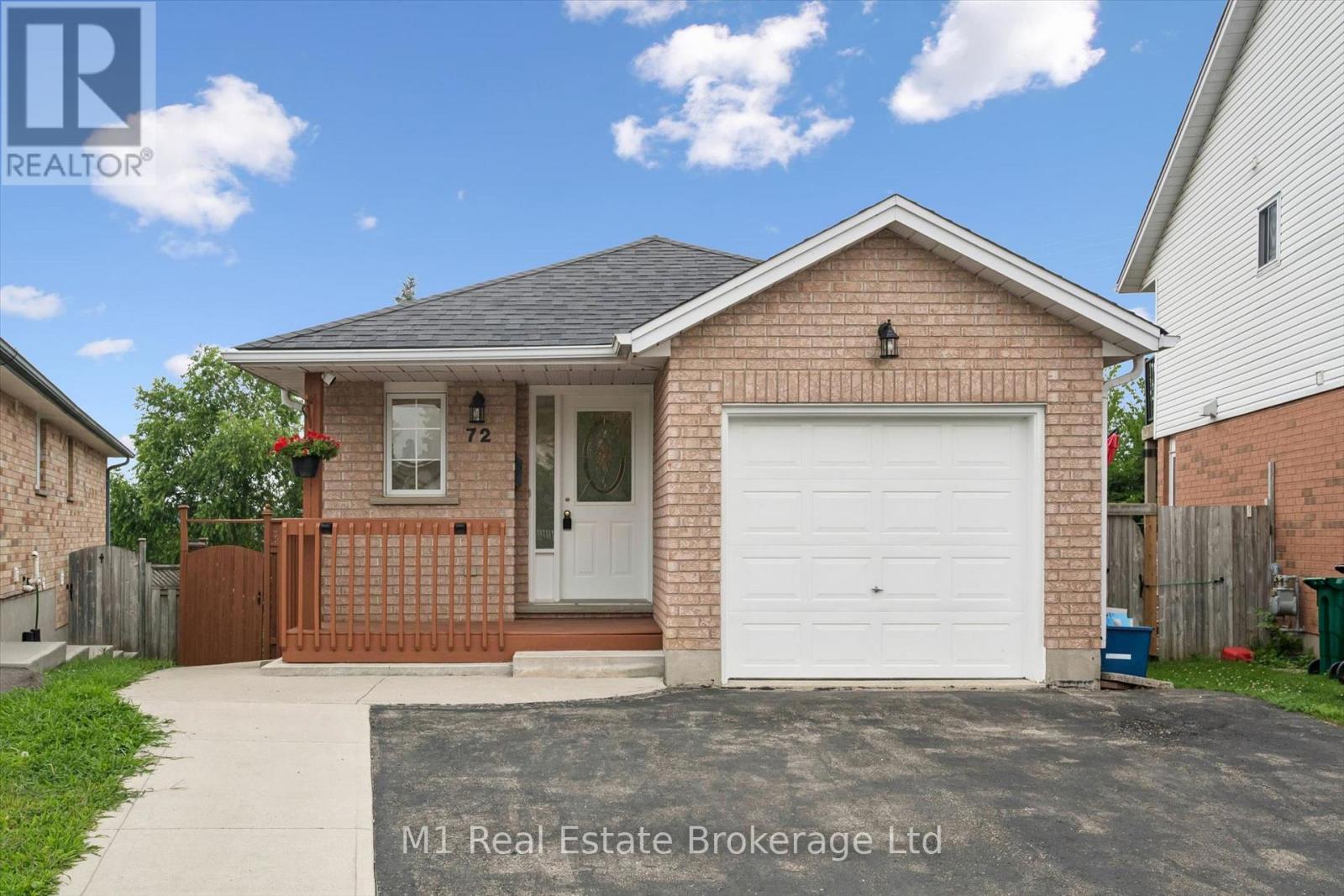 72 ORCHID CRESCENT - 1