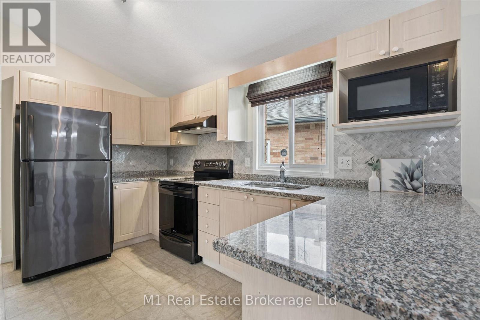 72 ORCHID CRESCENT - Image 12