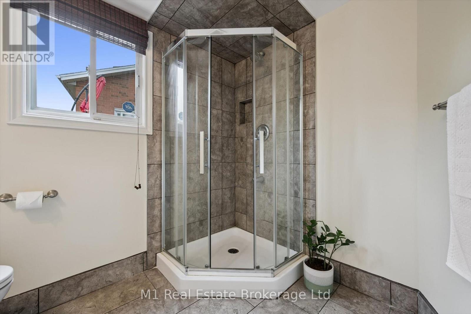 72 ORCHID CRESCENT - Image 28
