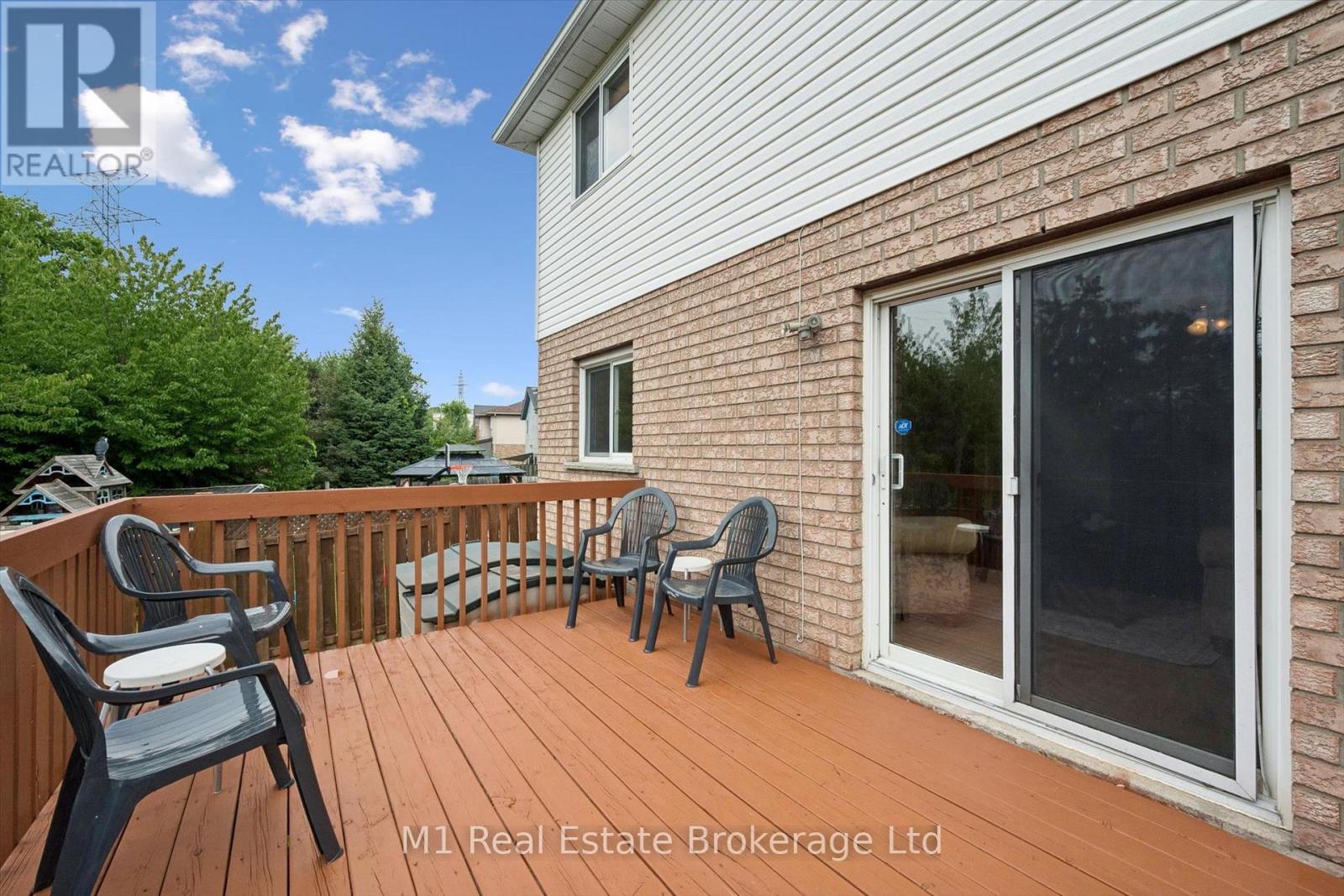 72 ORCHID CRESCENT - 33