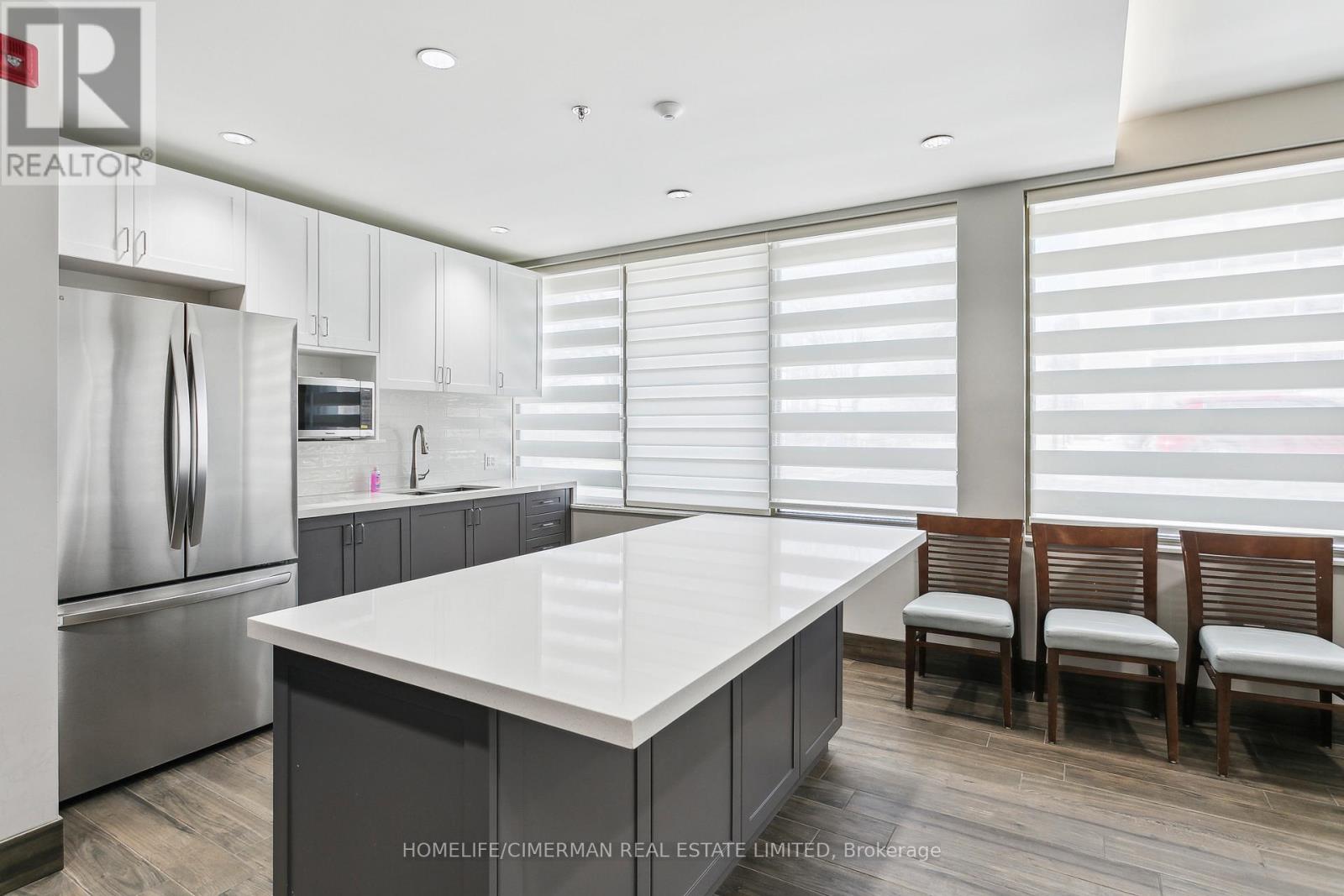 #906 725 DON MILLS ROAD - Image 4