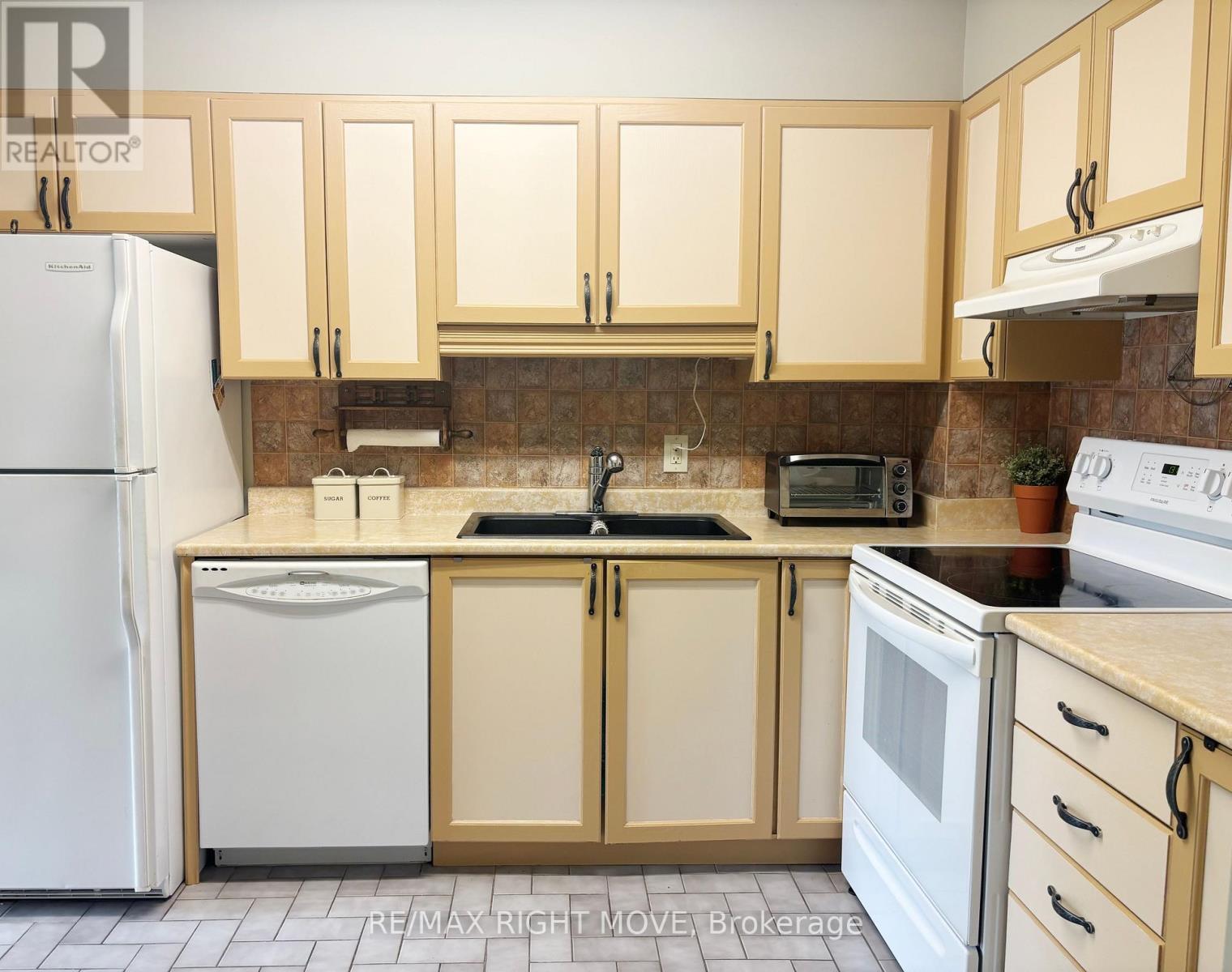 #202 54 FITTONS ROAD W - Image 8
