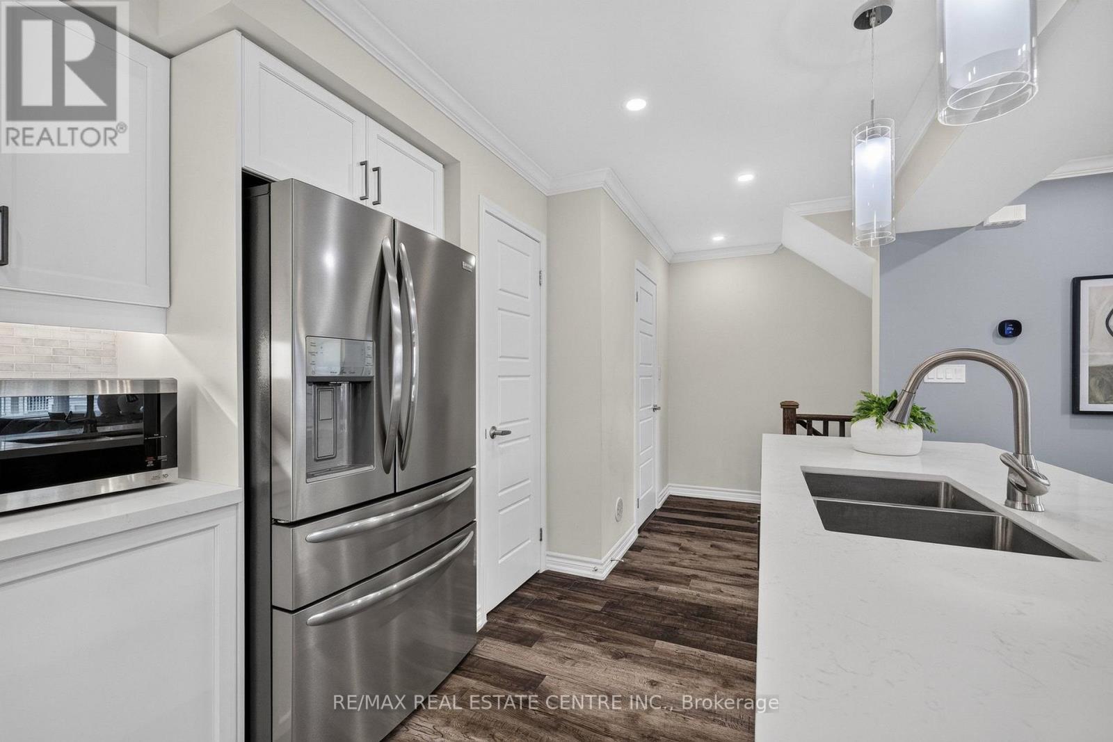 981 ALDER GATE - 14