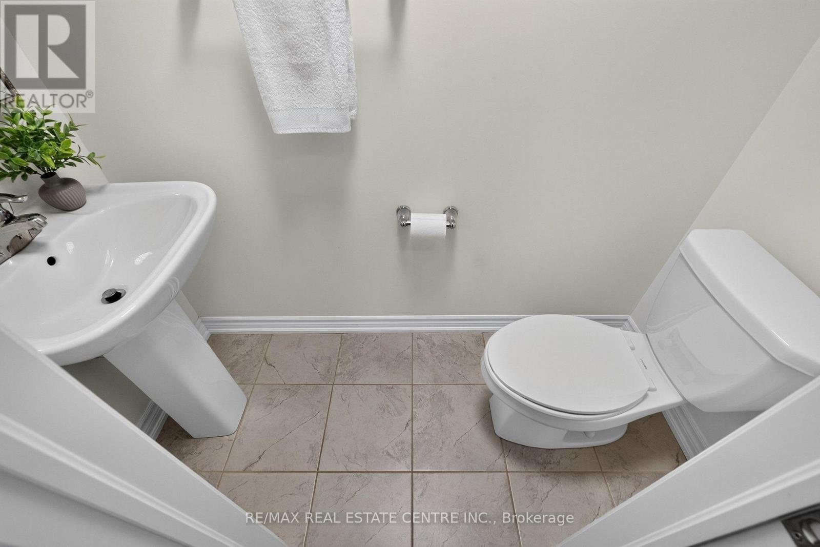 981 ALDER GATE - 21