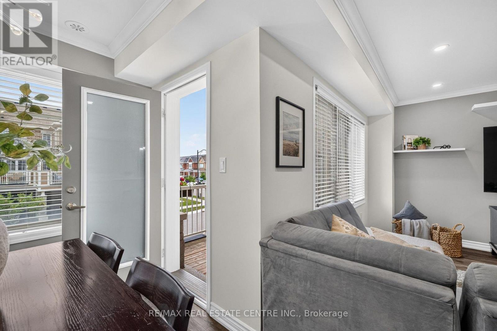 981 ALDER GATE - 22