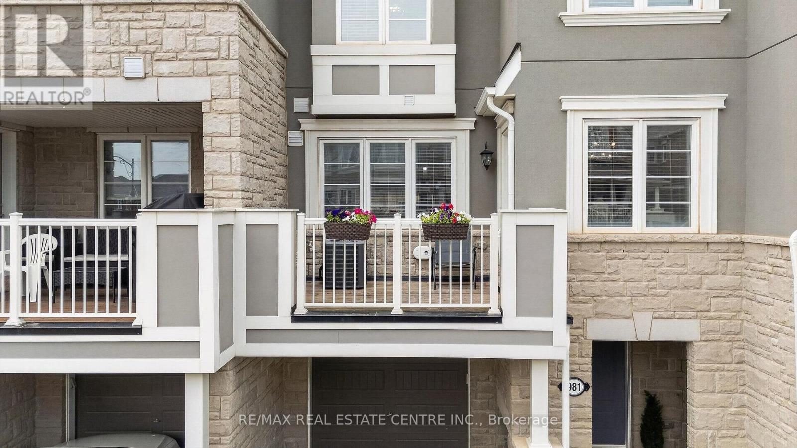 981 ALDER GATE - 23