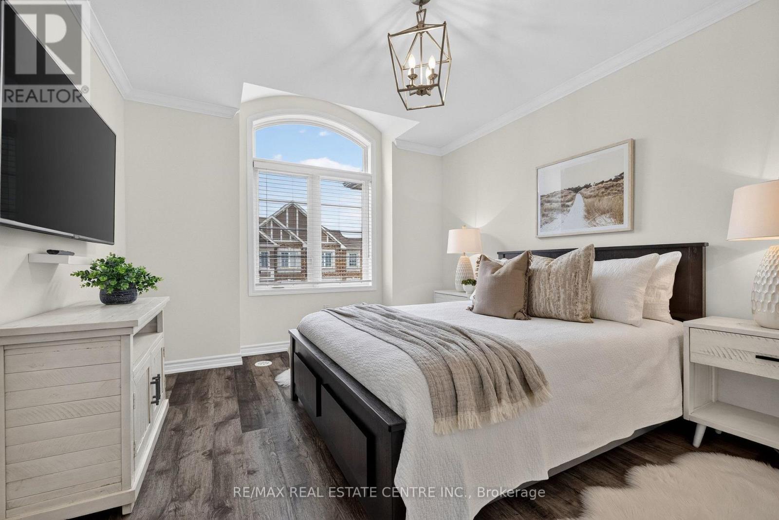 981 ALDER GATE - 29
