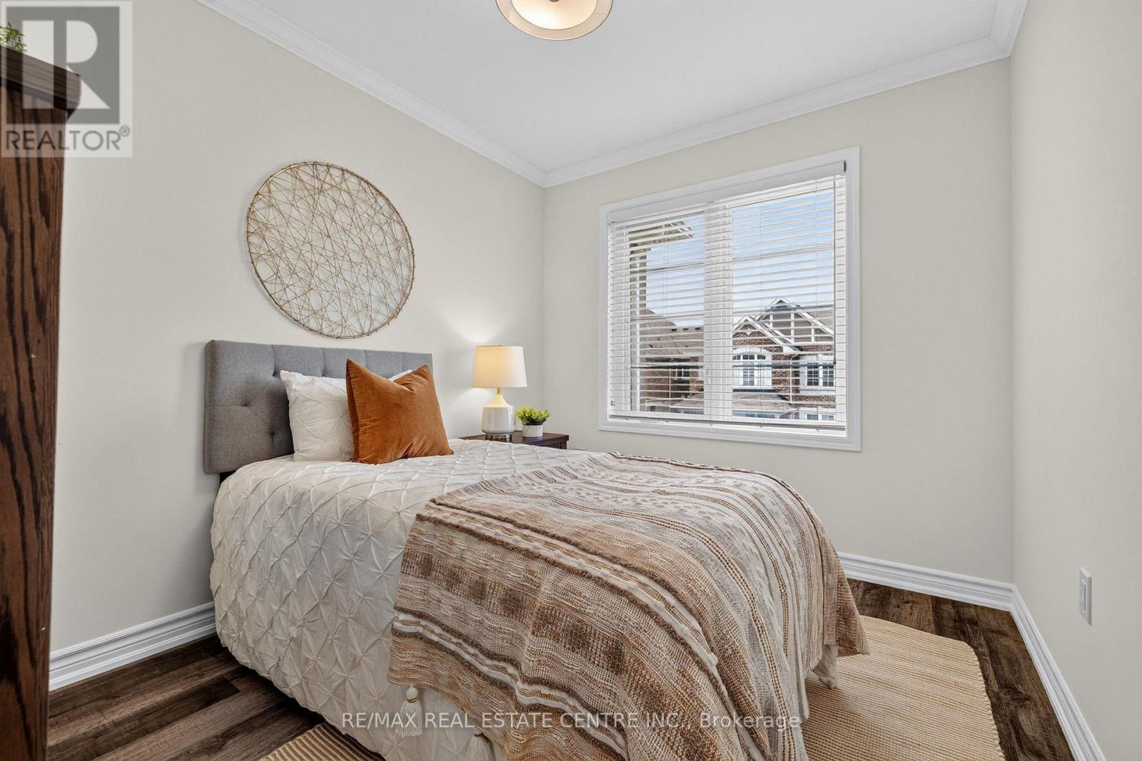 981 ALDER GATE - 33