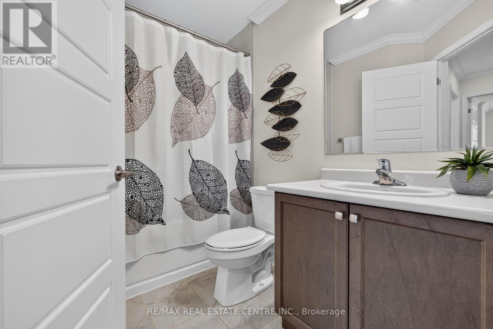 981 ALDER GATE - 35