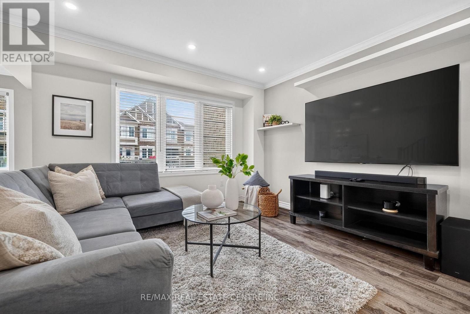 981 ALDER GATE - Image 5