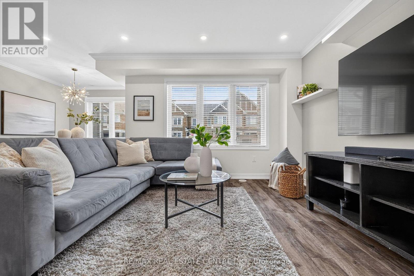 981 ALDER GATE - 6