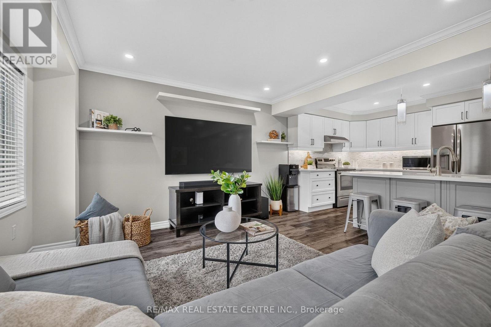 981 ALDER GATE - 9