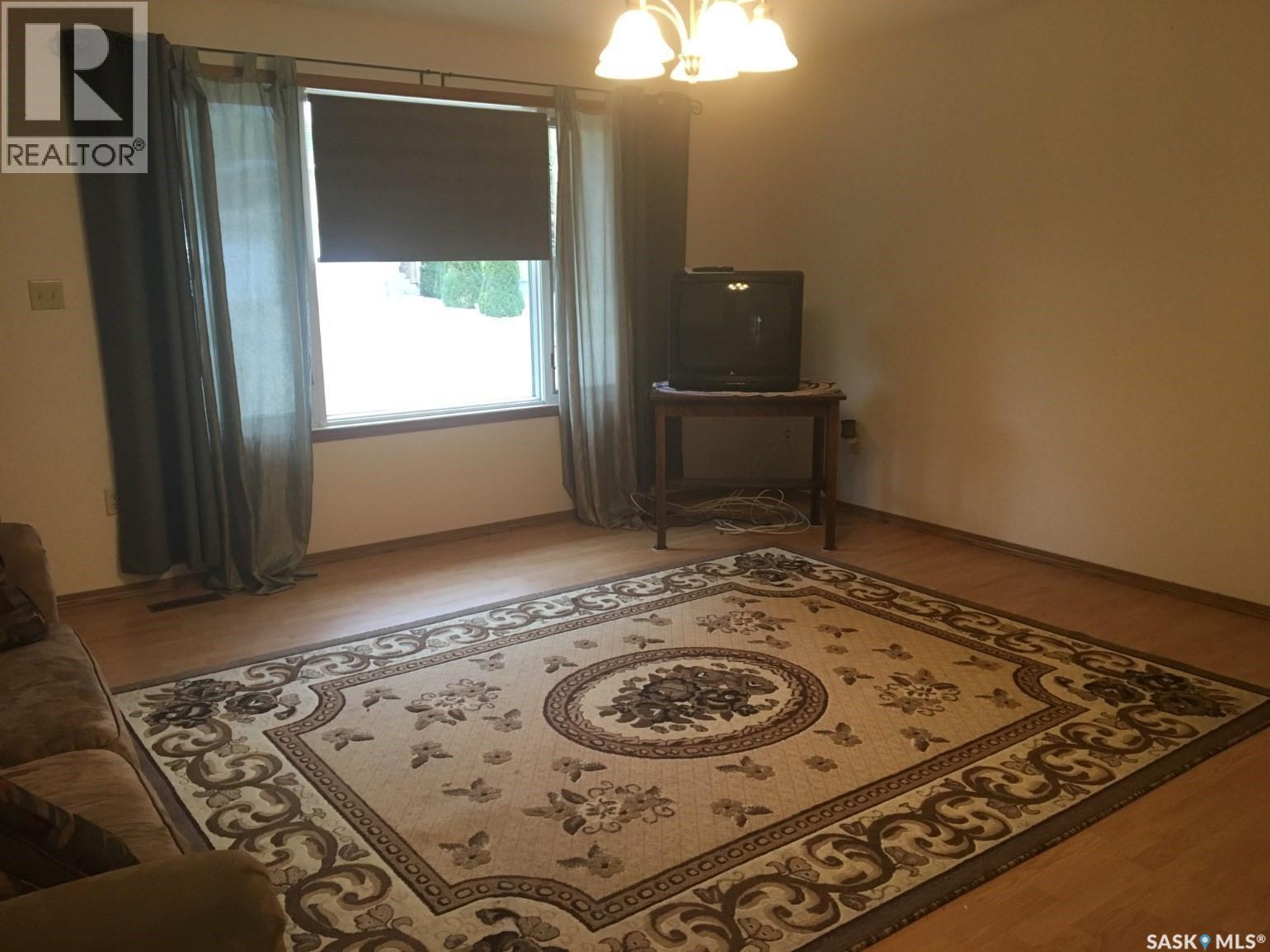 836 Peters AVENUE - 7