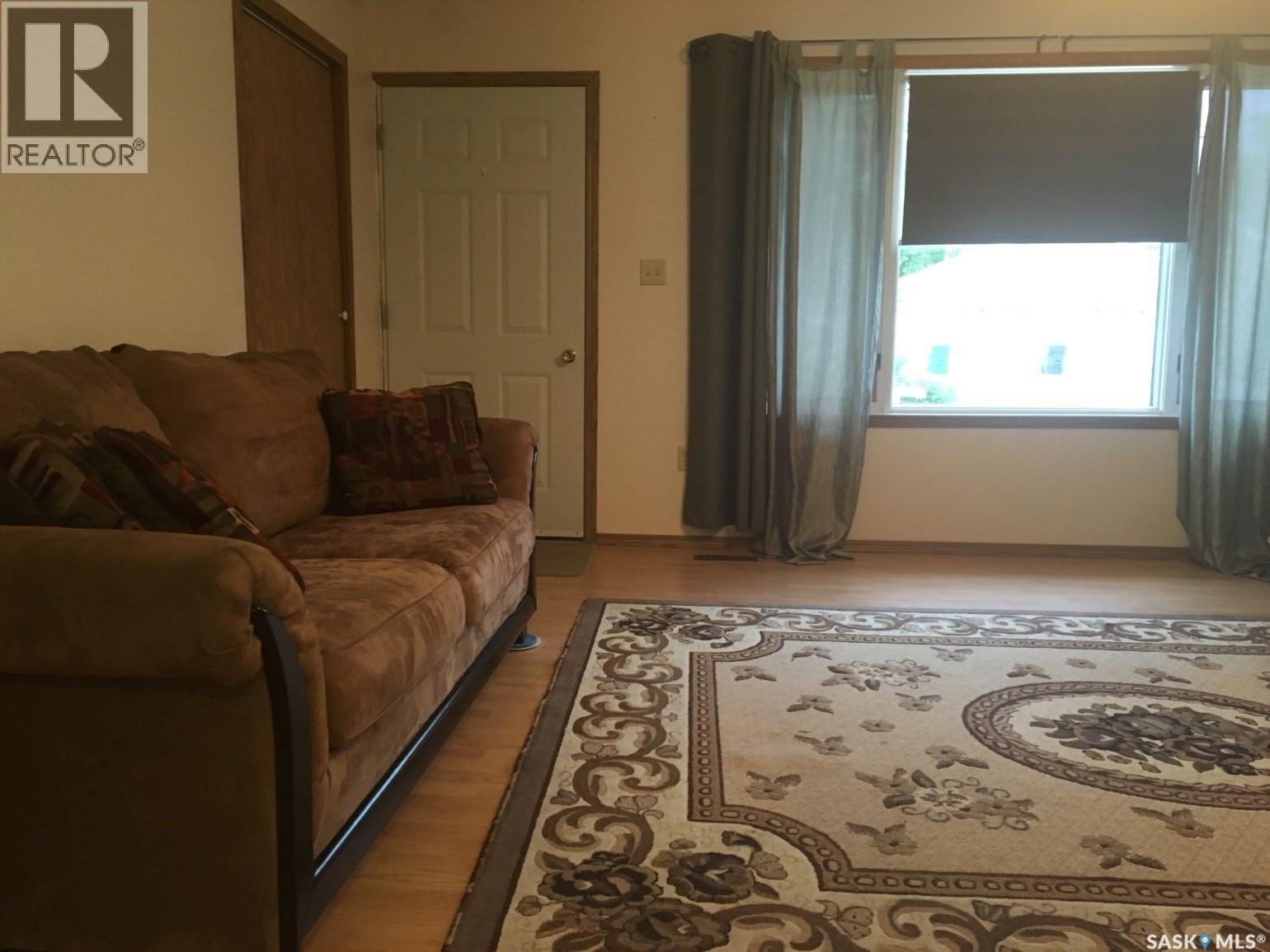 836 Peters AVENUE - 8