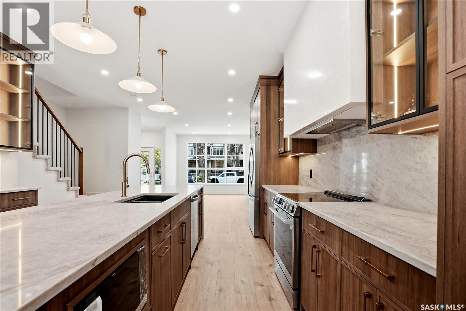 317 11th STREET E - 18