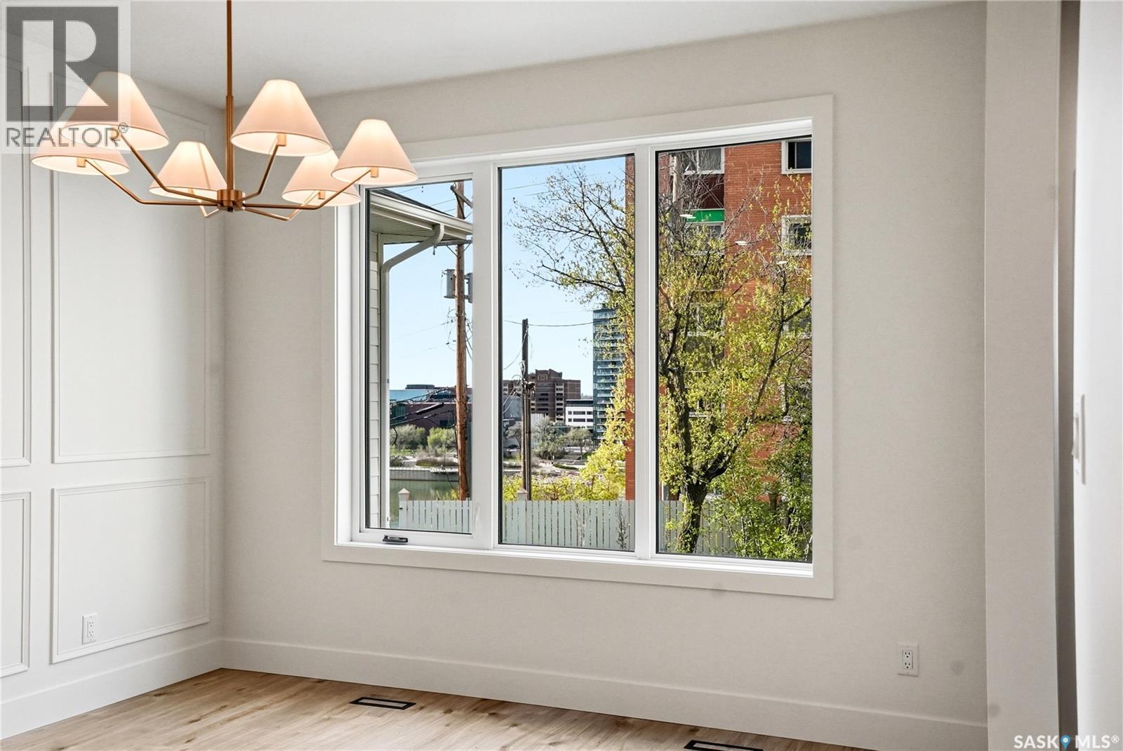 317 11th STREET E - Image 23