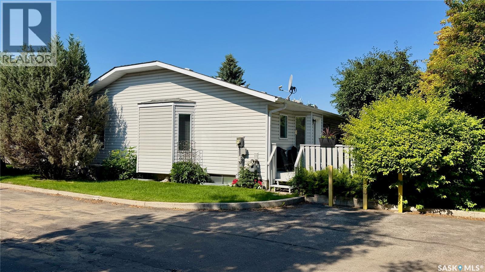 114 619 Heritage LANE, Saskatoon — photo 3