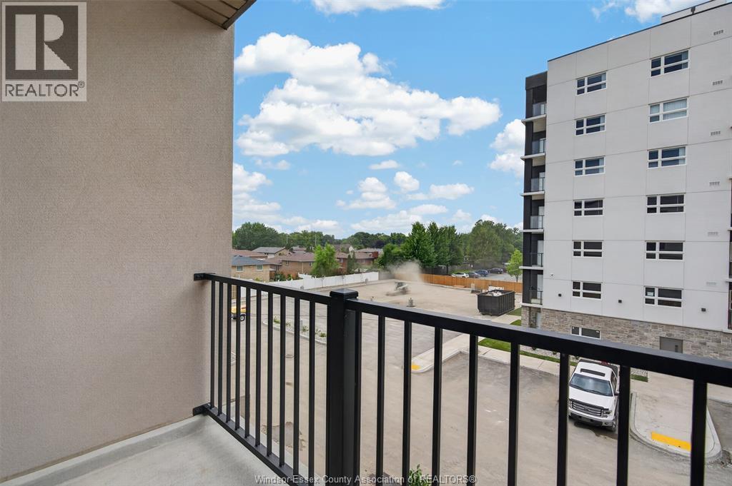 #311 8475 WYANDOTTE STREET East - 27
