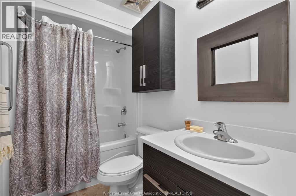 #311 8475 WYANDOTTE STREET East - 28