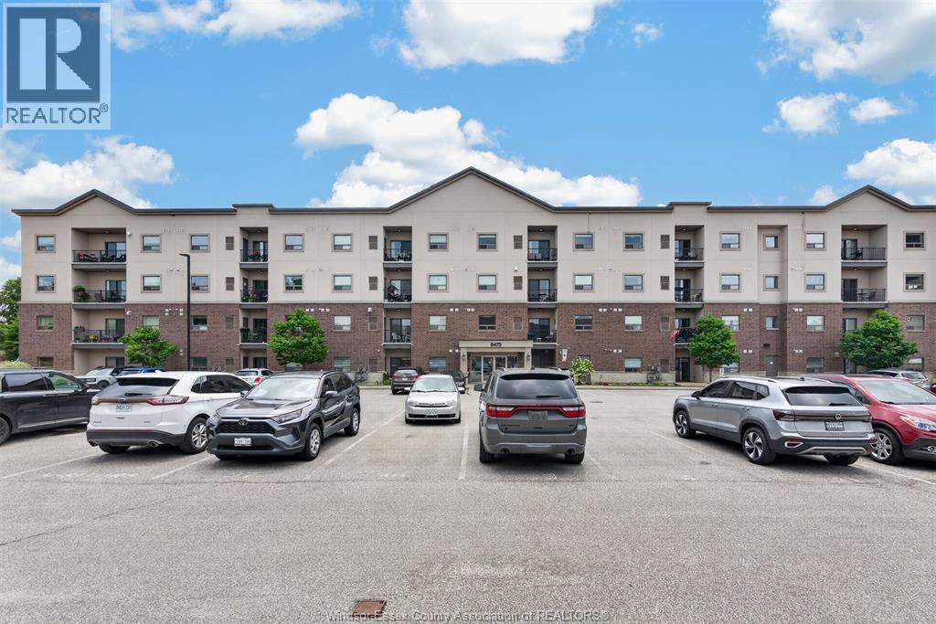 #311 8475 WYANDOTTE STREET East - Image 35