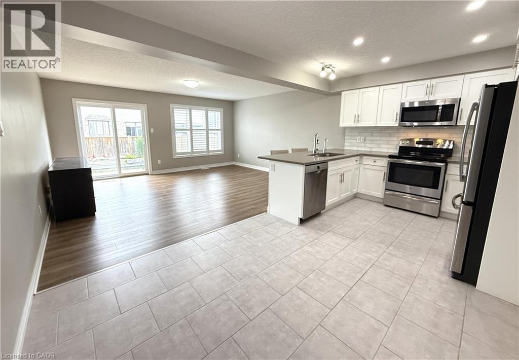 5 SANDYBAY Avenue — photo 3